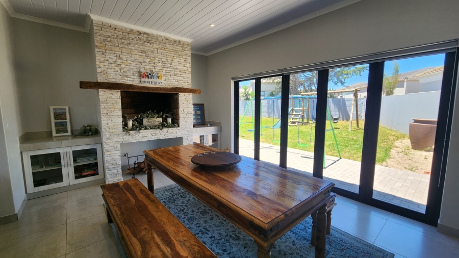 3 Bedroom Property for Sale in Country Club Western Cape
